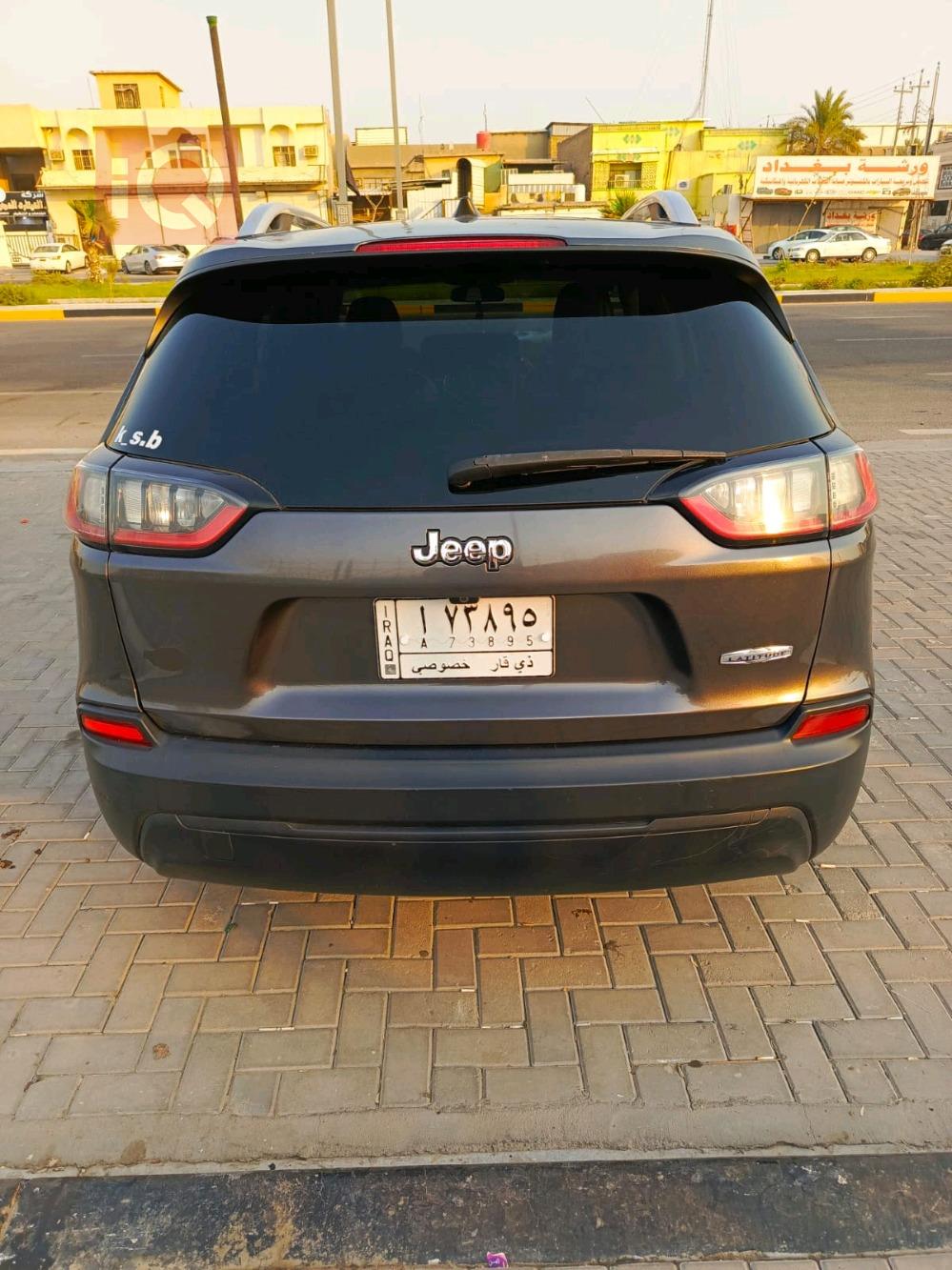 جیپ شیرۆکی